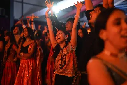 Dhinchak Dandiya 2025 — crowd moment 5